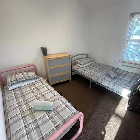 4 Laurel Court *