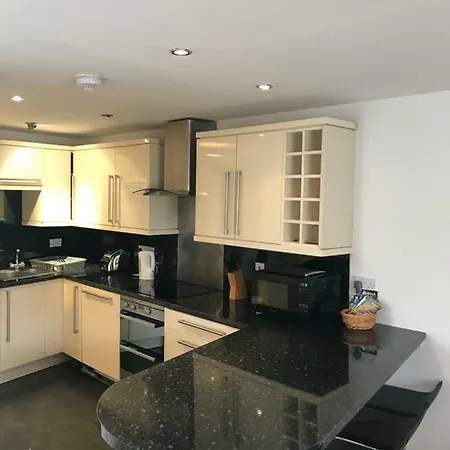4 Laurel Court