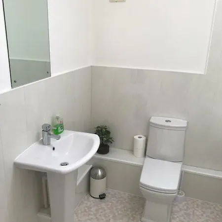 4 Laurel Court * Улверстон